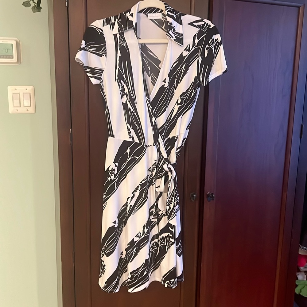 New York & Company Black and White Wrap Dress